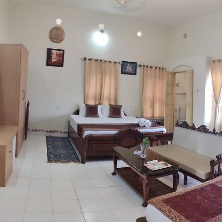 Shiva Ganges View Guest House Varanasi Bagian luar foto