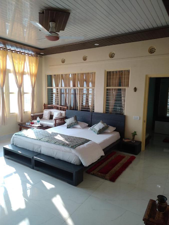 Shiva Ganges View Guest House Varanasi Bagian luar foto