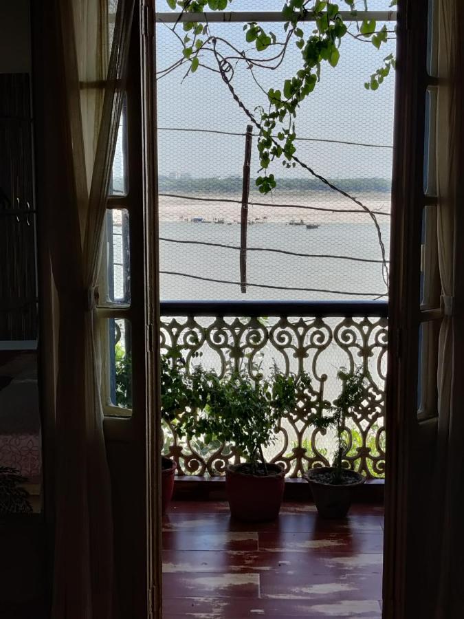 Shiva Ganges View Guest House Varanasi Bagian luar foto