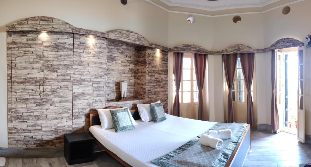Shiva Ganges View Guest House Varanasi Bagian luar foto