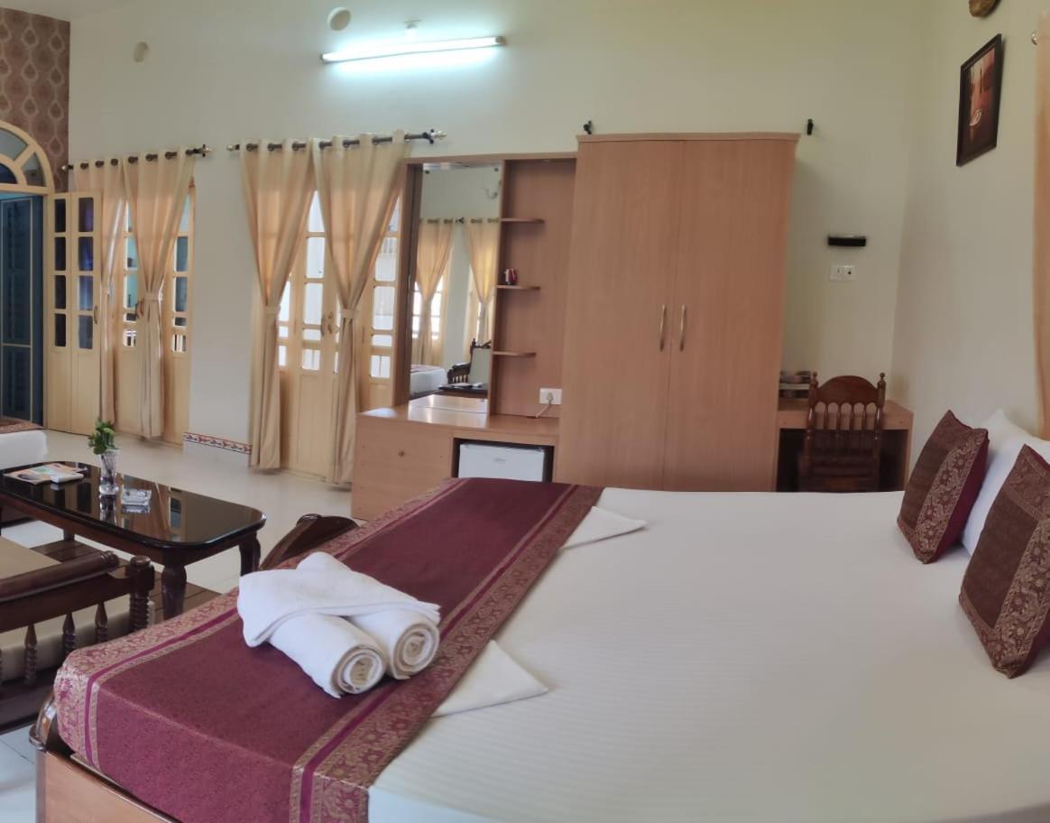 Shiva Ganges View Guest House Varanasi Bagian luar foto